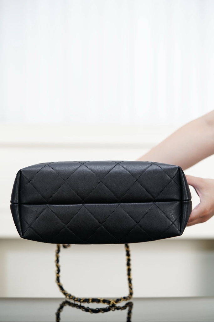 Chanel 25A High-End Handmade Bucket Bag Black Gold