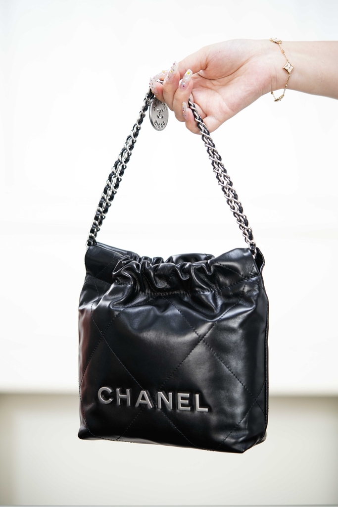 Channel 25A 22 Mini Bag Original Leather Black Silver