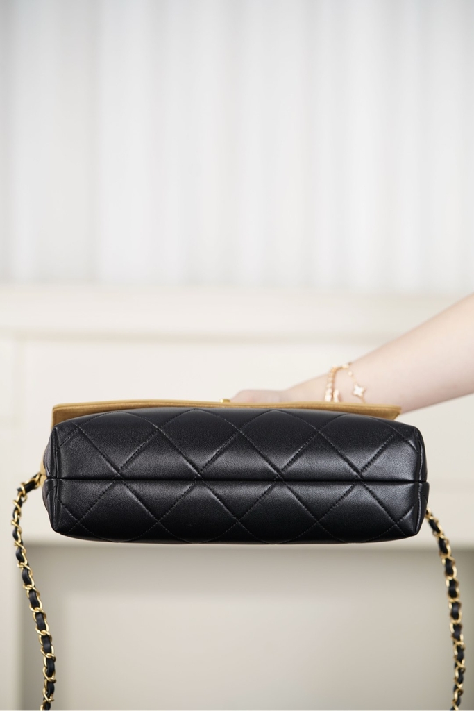 Chanel 25A Premium Handcrafted Color-Block Messenger Bag