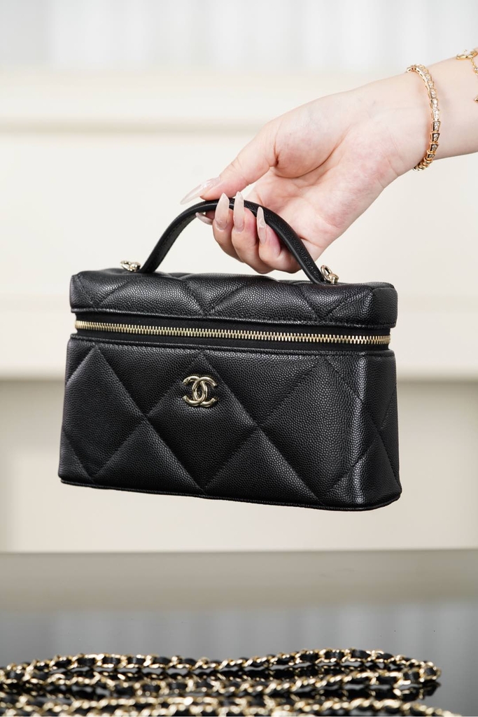 Chanel 25k Large Diamond Pattern Cowhide LP Box Bag Black Gold