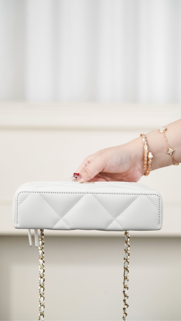 Chanel 25k Diamond Pattern Leather LP Box Bag