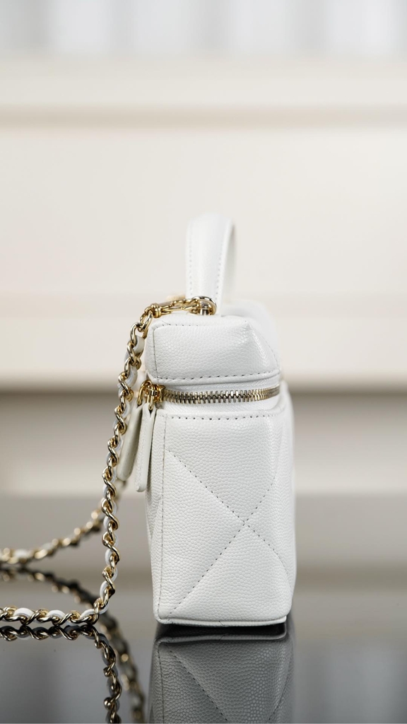 Chanel 25k Diamond Pattern Leather LP Box Bag