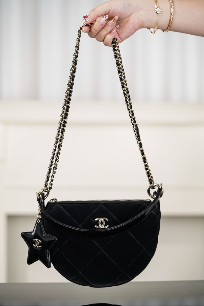 Chanel 25N Coco Neige Bag