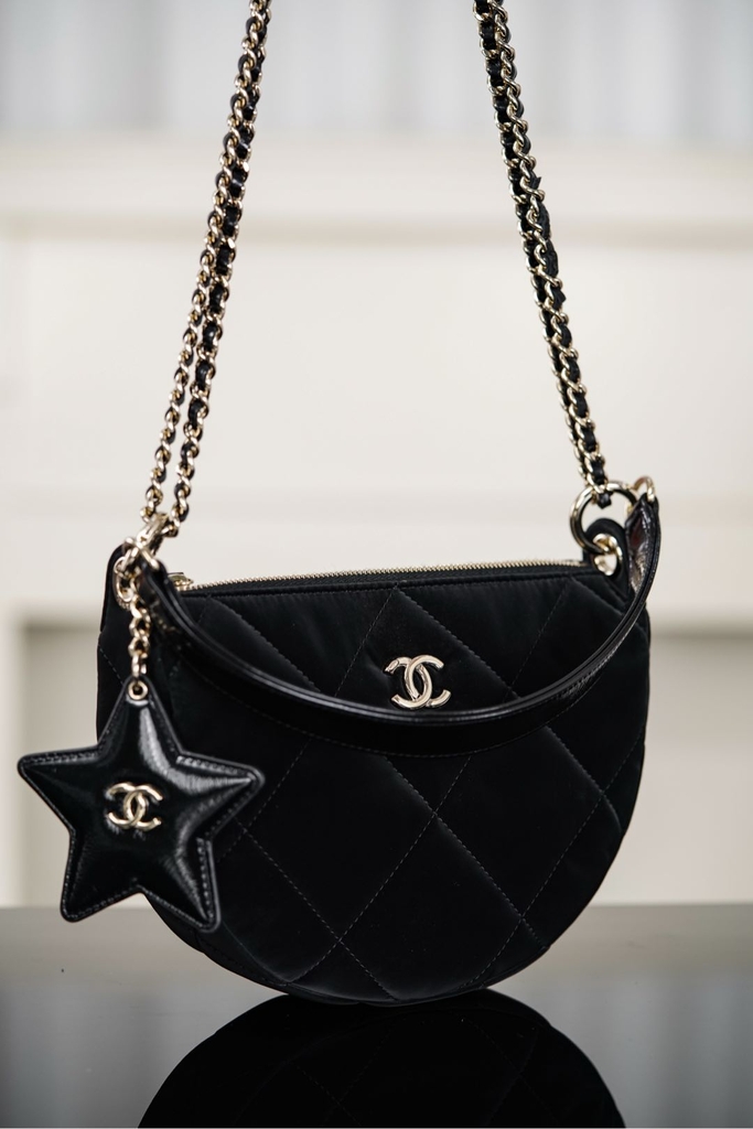 Chanel 25N Coco Neige Bag