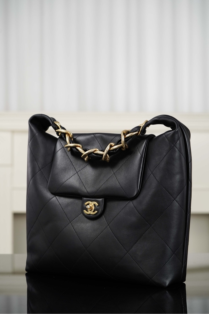 Chanel 25k Hobo Bag Classic Black Gold