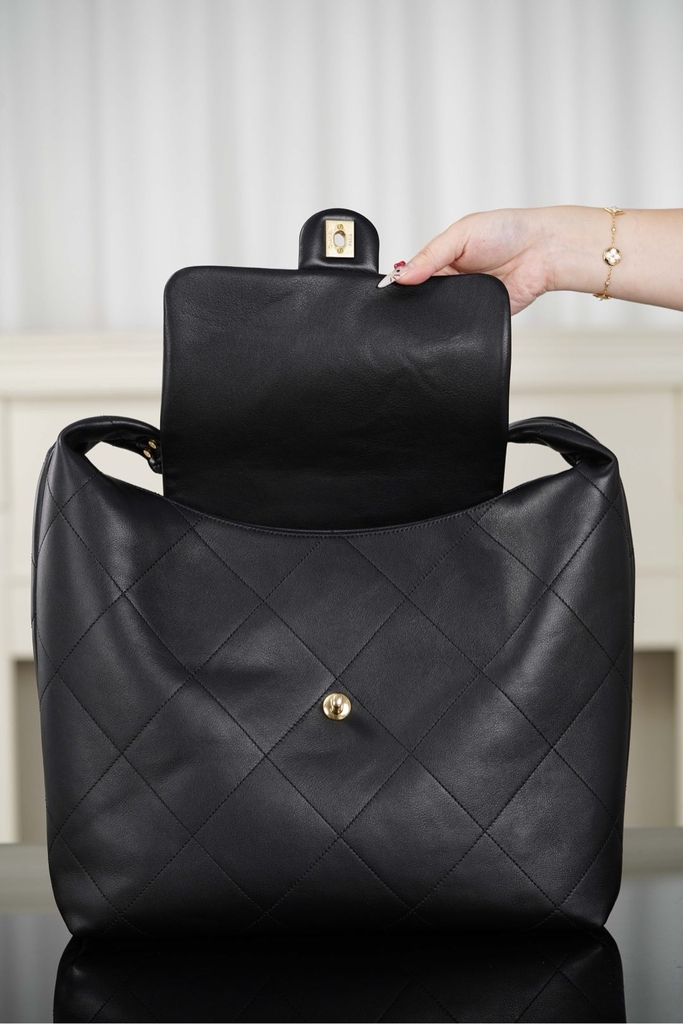 Chanel 25k Hobo Bag Classic Black Gold