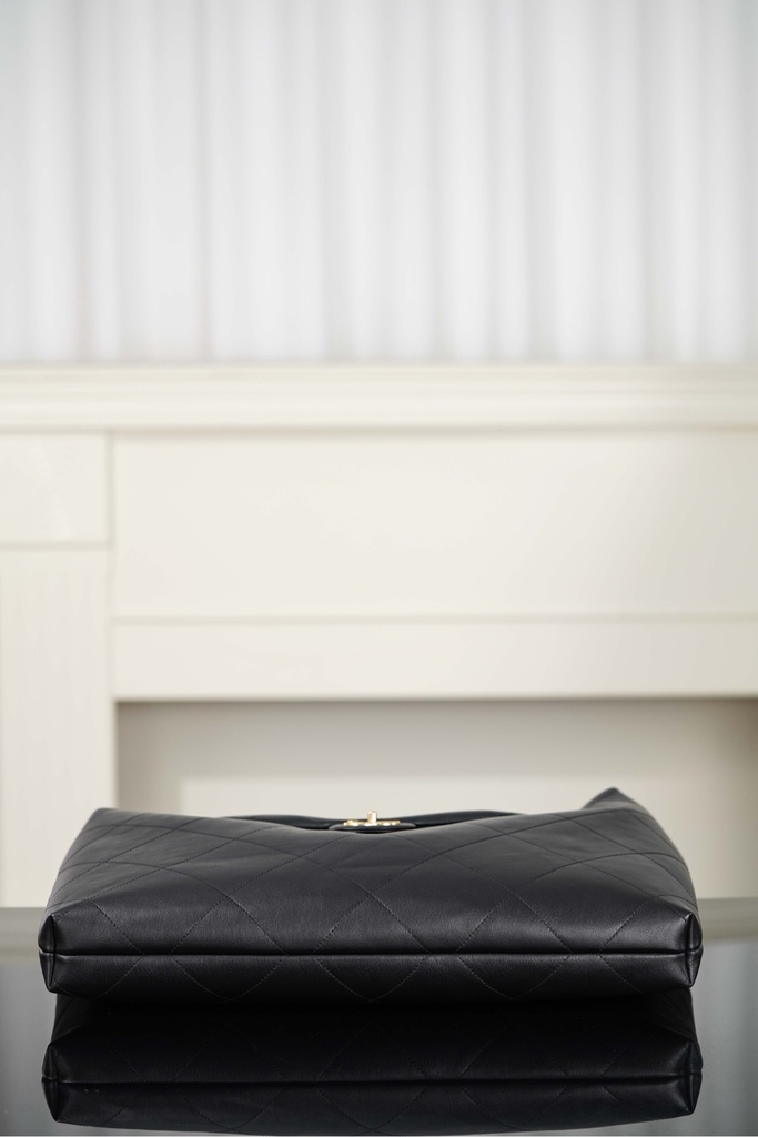 Chanel 25k Unisex Hobo Bag with Gold Chain