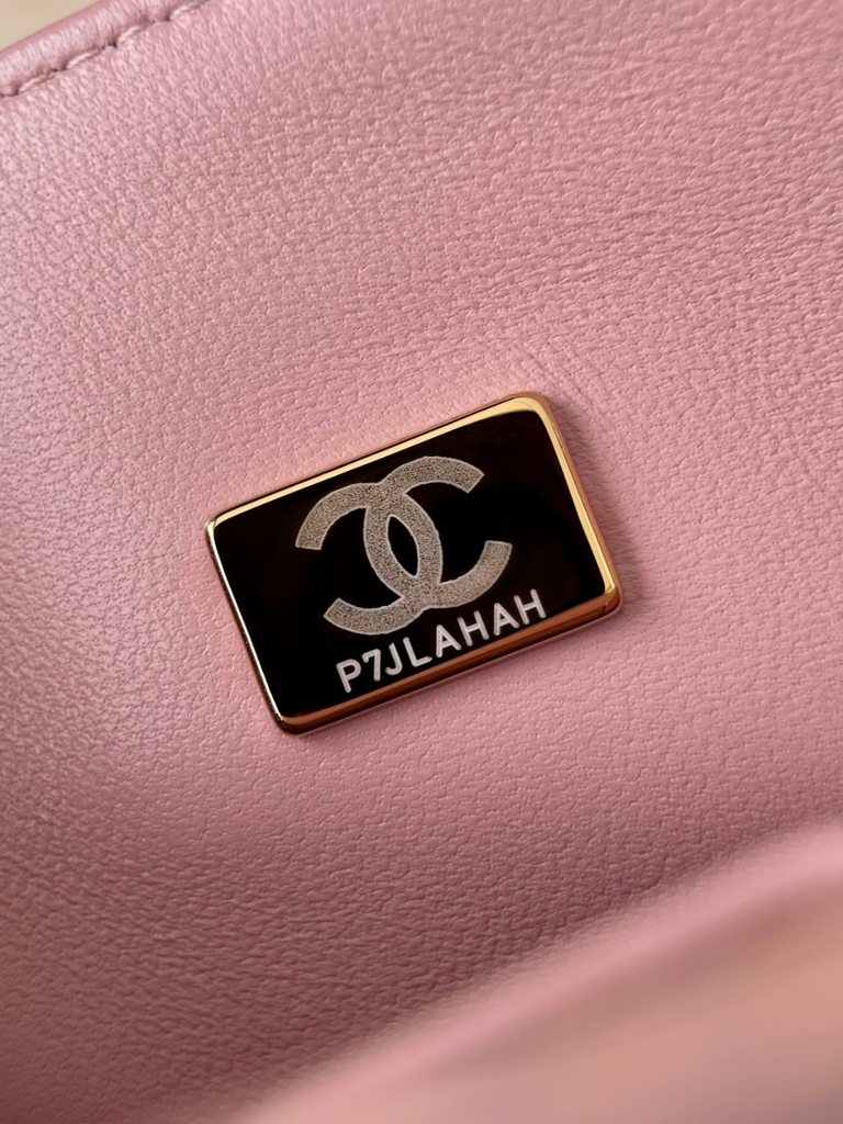 CF25 Sheep New Deep Powder Light Gold