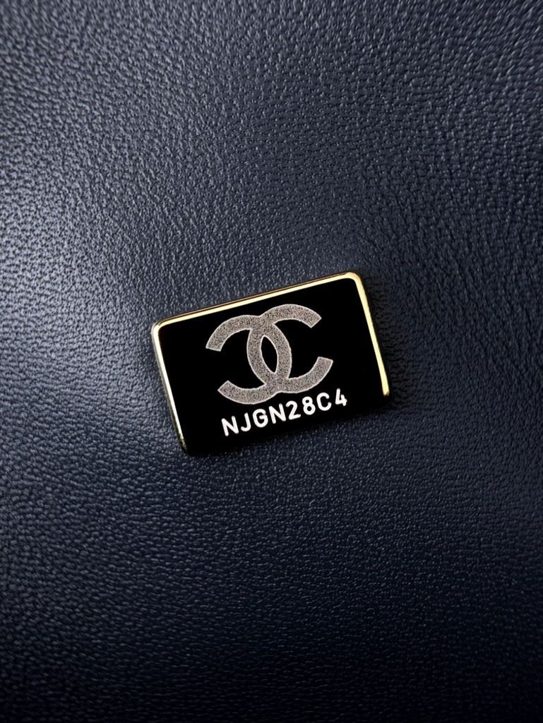 CF30 Blue Gold Ball Detail Car Edge