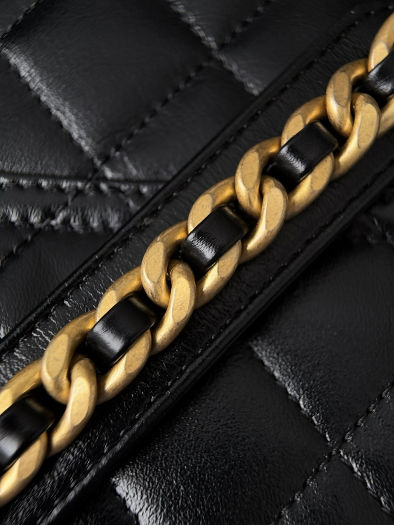 Hobo 25C Black Cow 40x30x15cm