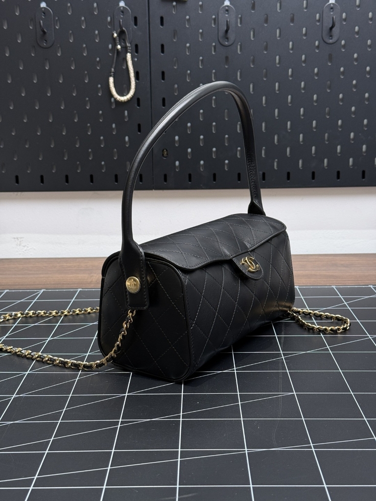 CHANEL 26A 82