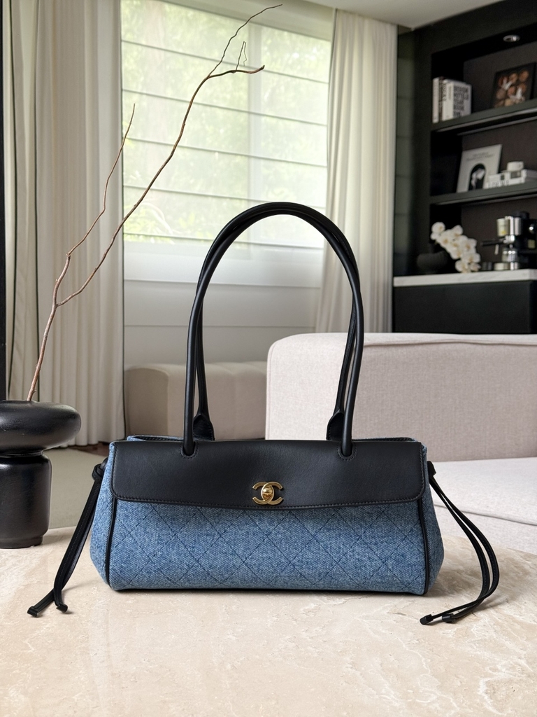 CHANEL 26A 27