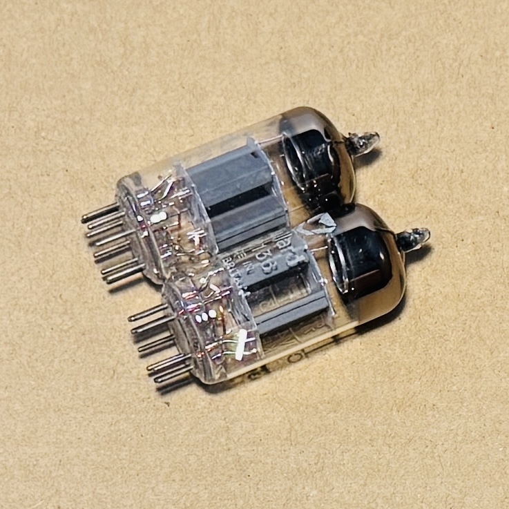 1Pair Mullard KB/D M8136 CV4003 ECC82 Box Plate 12AU7 Valve