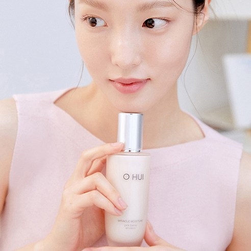 Bộ dưỡng Ohui Miracle Moisture