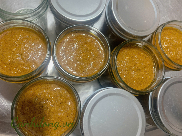 Pate thịt lợn vi sinh (hũ 330gr)