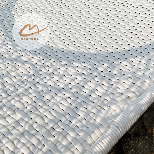 Bàn Ghế Mây Nhựa Putin Đan Rối, Thiết Kế Gọn Sang Với Hộc Bàn Tiện Dụng