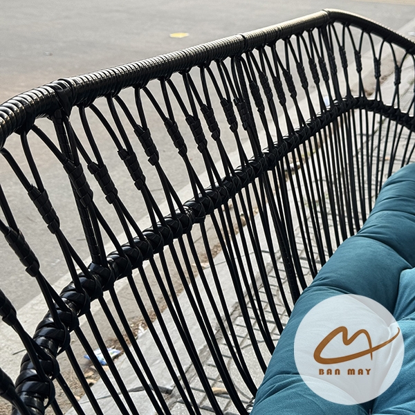 Xích đu ngoài trời, bộ bàn ghế ban công nội thất Bản Mây khung thép đan mây nhựa họa tiết đuôi công mềm mại, tinh tế