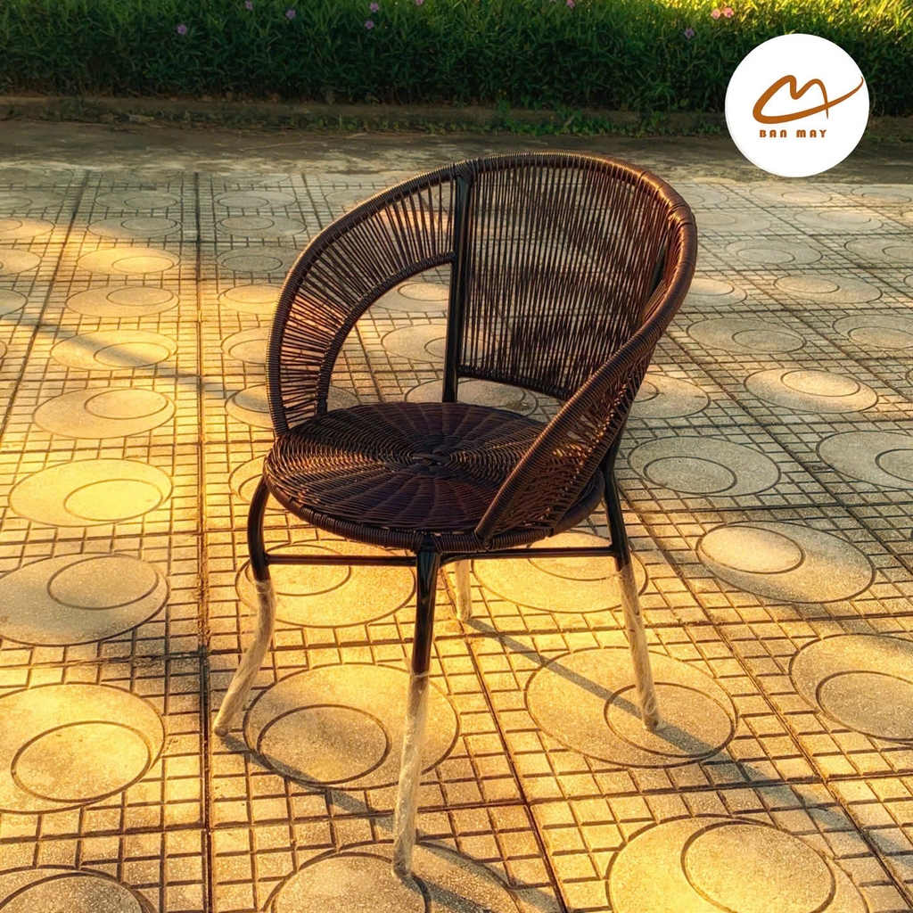 Bàn ghế ngoài trời, xích đu mây nhựa khung thép nội thất Bản Mây ngồi được 3 người đan thủ công cao cấp