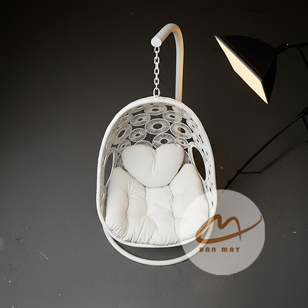 Xích Đu Ban Công Đan Đồng Xu Hoa Cúc – Ghế Thư Giãn Nhỏ Gọn Cho Không Gian Nhà Phố