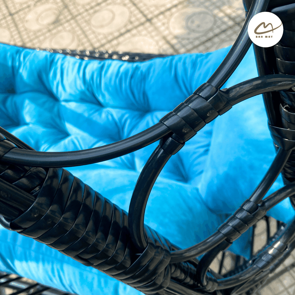 Xích Đu Sân Vườn Bán Nguyệt Cần Kép – Không Gian Tụ Họp 3 Người Vững Chãi