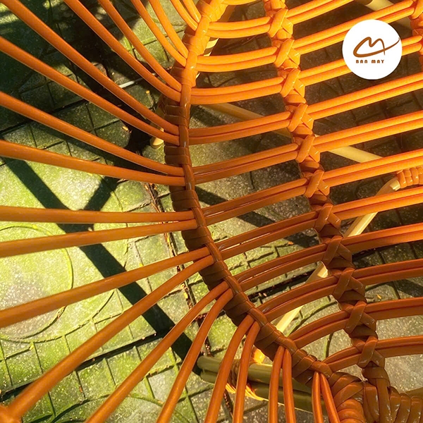 Bàn Ghế Ban Công Ngoài Trời Đuôi Công – Cảm Hứng Thiết Kế Thanh Thoát Cho Góc Ngồi Hai Người