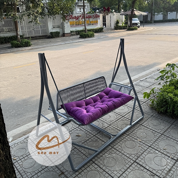 Xích Đu Ngoài Trời Cánh Én – Thiết Kế Khung A Ổn Định Cho Không Gian Sân Vườn