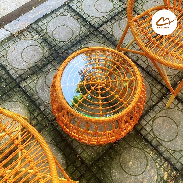 Bàn Ghế Ban Công Ngoài Trời Đuôi Công – Cảm Hứng Thiết Kế Thanh Thoát Cho Góc Ngồi Hai Người