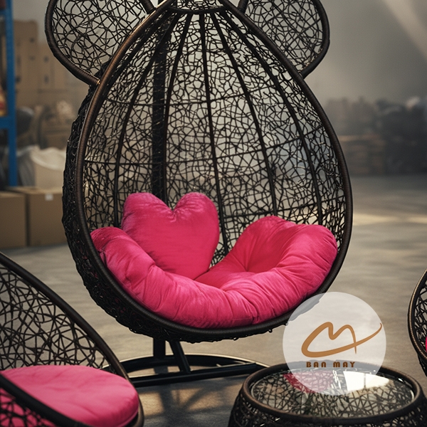 Bộ Bàn Ghế Xích Đu Tai Gấu Cao Cấp, Thiết Kế Độc Đáo Cho Sân Vườn