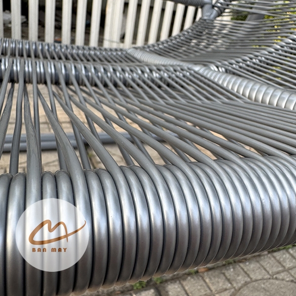 Xích Đu Ngoài Trời Cánh Én – Thiết Kế Khung A Ổn Định Cho Không Gian Sân Vườn