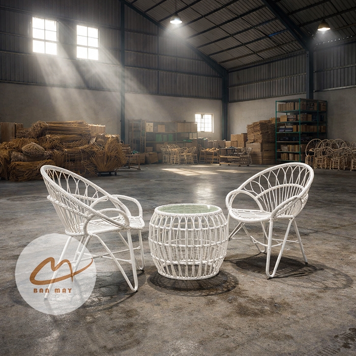 Bàn Ghế Ban Công Ngoài Trời Đuôi Công – Cảm Hứng Thiết Kế Thanh Thoát Cho Góc Ngồi Hai Người