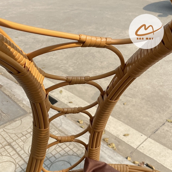 Xích Đu Đẹp Bán Nguyệt Mây Nhựa Khung Thép – Góc Thư Giãn Ấm Áp Cho Gia Đình