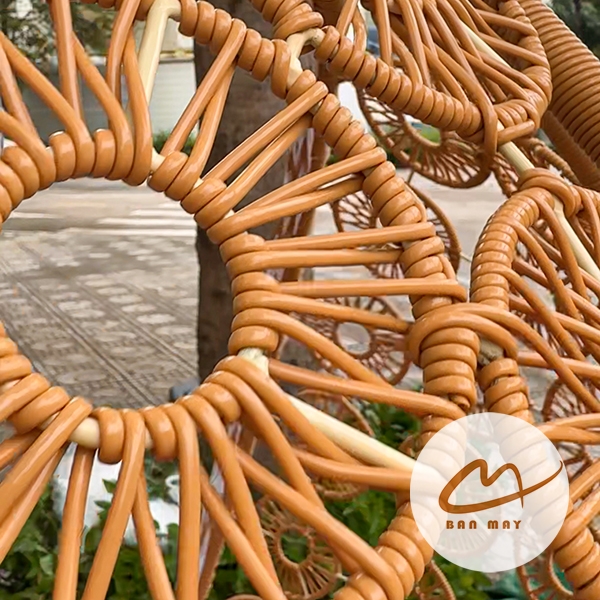 Ghế Xích Đu Cần Kép Đồng Xu Hoa Cúc – Không Gian Thư Giãn Rộng Rãi Cho 2–3 Người