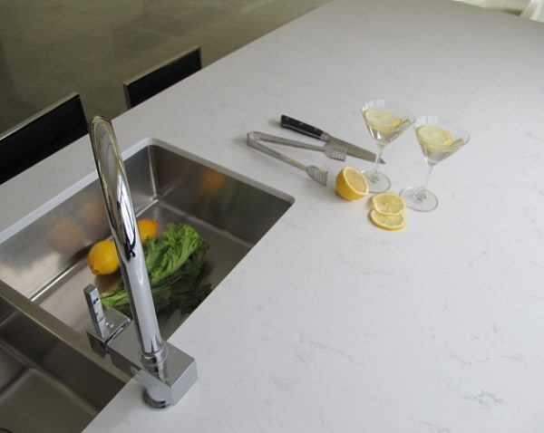 Đá Nhân Tạo Gốc Thạch Anh Vicostone | BQ8220 – Carrara