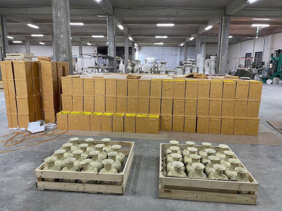 Bình Bảo Châu In Logo Cty Kỷ Niệm 40 năm Thành Lập