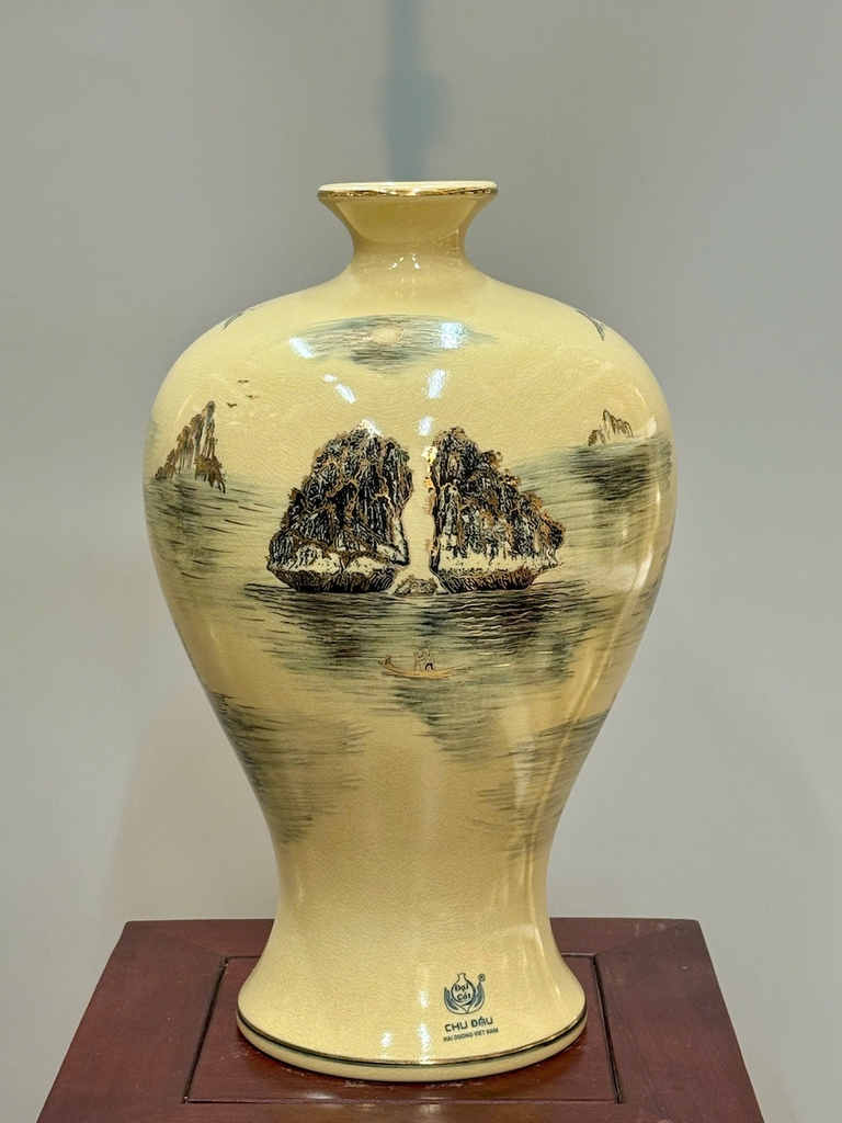 Mai Bình Thuận Buồm Xuôi Gió Cao 38cm Gốm Chu Đậu Vẽ Vàng