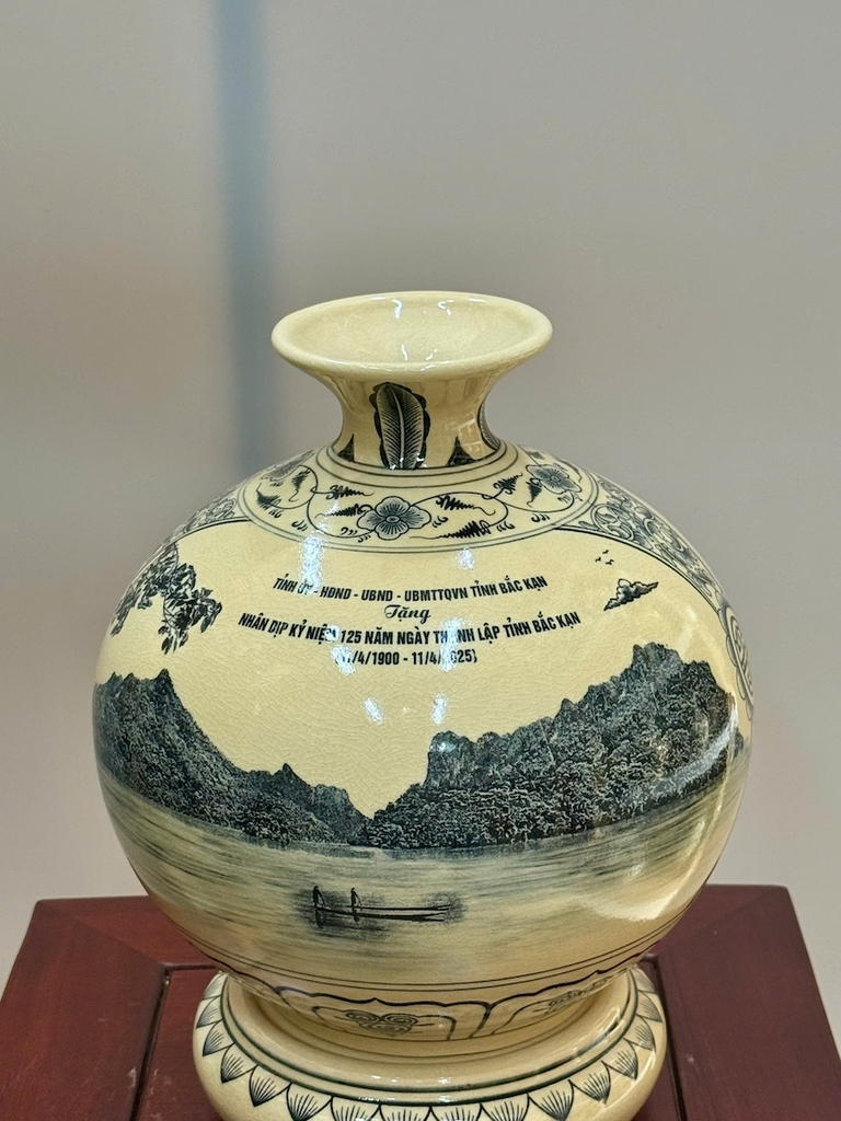 Bình Hút Lộc Cao 29cm Cảnh Hồ Ba Bể - Bắc Kan