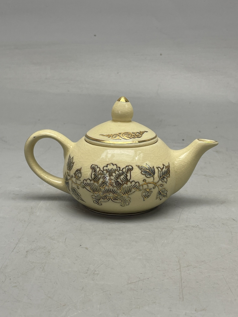 Bộ Trà Thờ Vẽ Vàng 24K