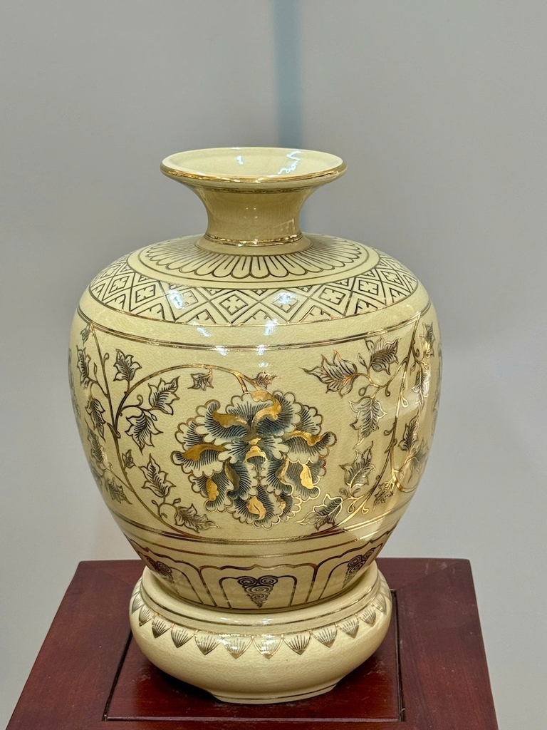 Bình Vạn Phúc Hoạ Tiết Hoa Phù Dung Cao 34cm Gốm Vẽ Vàng