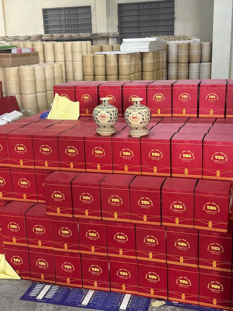 Bình Tài Lộc H25 Phù Dung In Logo Đại Hội Đảng