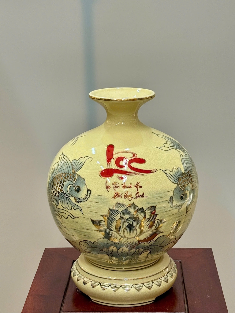 Bình Hút Lộc Chép Sen Chữ Lộc Cao 29cm Gốm Chu Đậu Vẽ Vàng