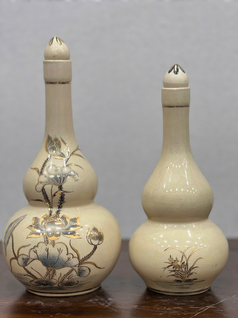 Nậm Rượu Hoạ Tiết Hoa Sen H18 Vẽ Vàng 24K