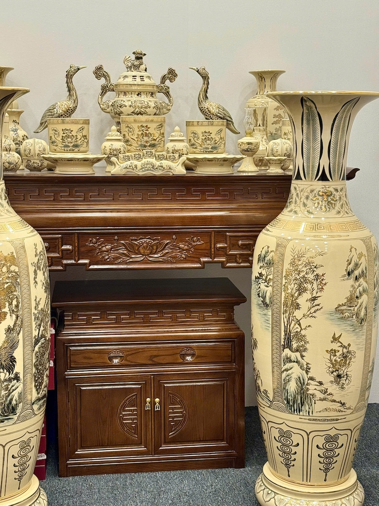 Bộ Đồ Thờ Bát Hương Hoa Sen Cho Ban Thờ 1,75m đến 1,97m + Đôi Lục Bình 2 Bên