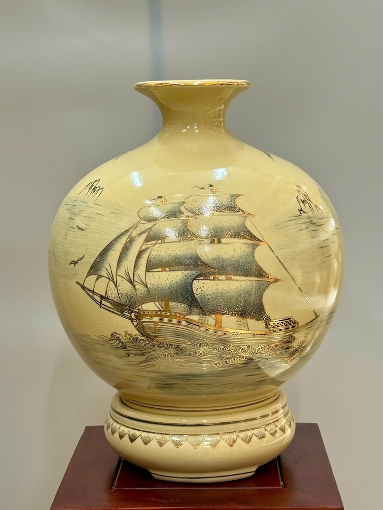 Bình Hút Lộc Thuận Buồm Xuôi Gió Cao 42cm Gốm Chu Đậu Vẽ Vàng