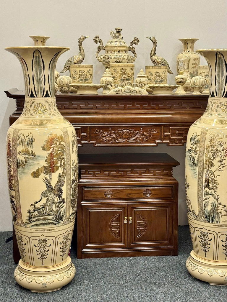 Bộ Đồ Thờ Bát Hương Hoa Sen Cho Ban Thờ 1,75m đến 1,97m + Đôi Lục Bình 2 Bên