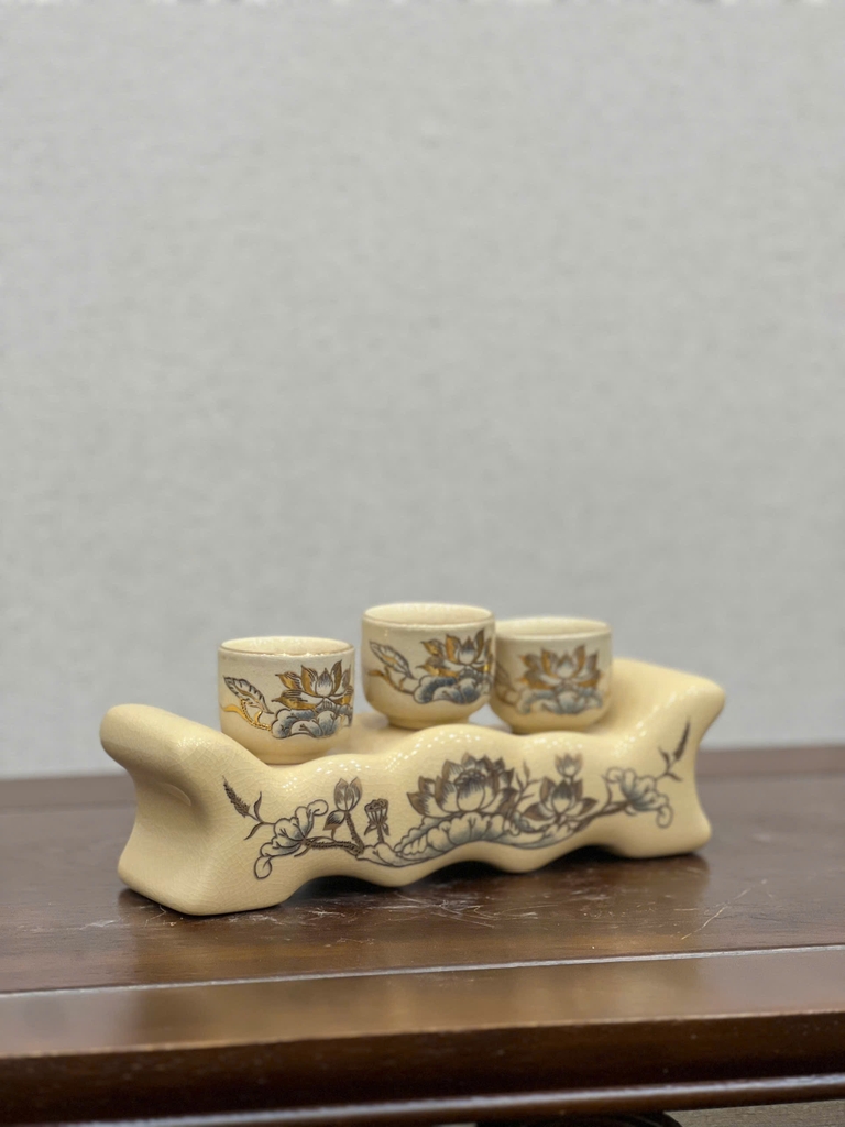 Kỷ 3 Chén Hoạ Tiết Sen Vẽ Vàng 24K