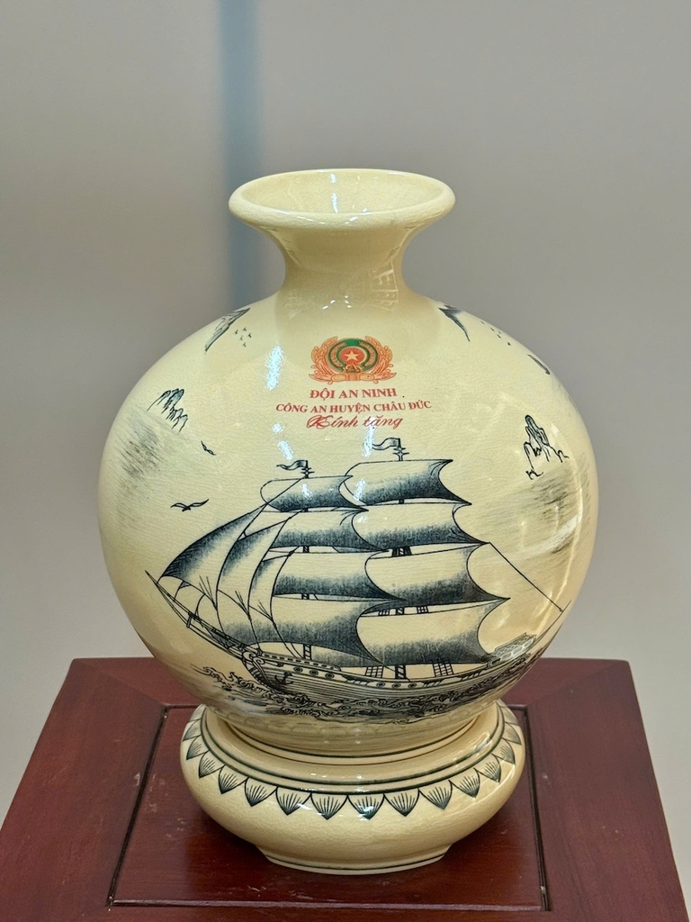 Bình Hút Lộc Thuận Buồm Xuôi Gió Cao 27cm In Theo Yêu Cầu