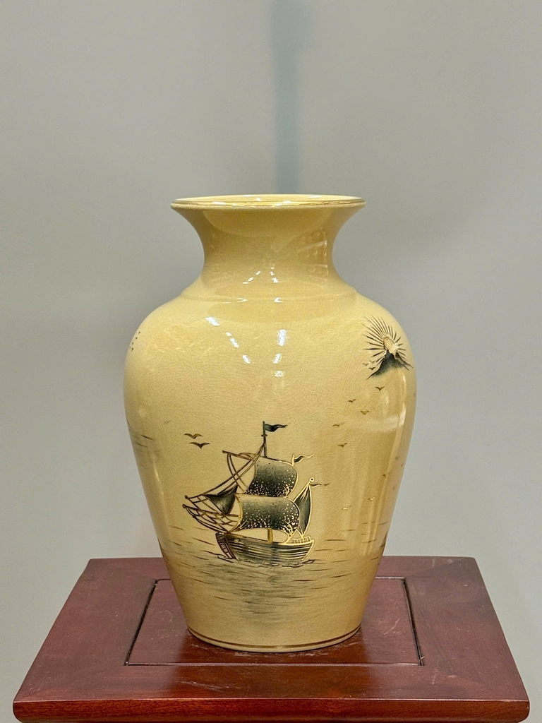 Bình Thiên Hương Cao 28cm Thuận Buồm Xuôi Gió Vẽ Vàng