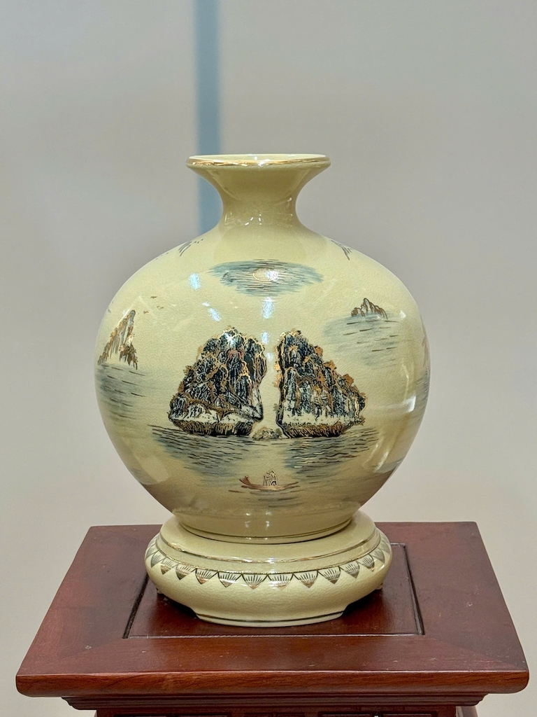 Bình Hút Lộc Thuận Buồm Xuôi Gió Cao 29cm Gốm Chu Đậu Vẽ Vàng