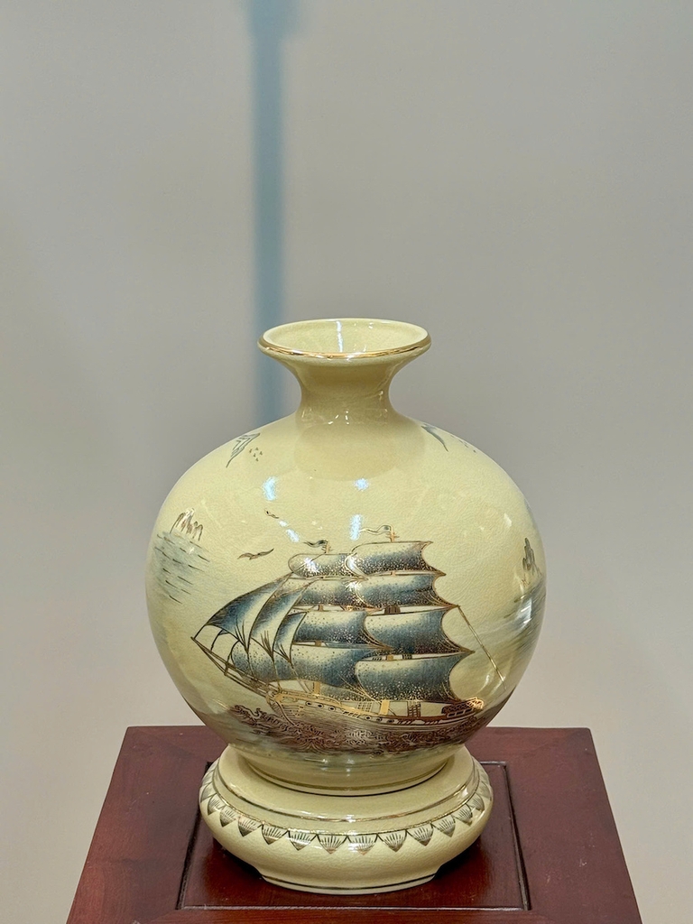 Bình Hút Lộc Thuận Buồm Xuôi Gió Cao 29cm Gốm Chu Đậu Vẽ Vàng