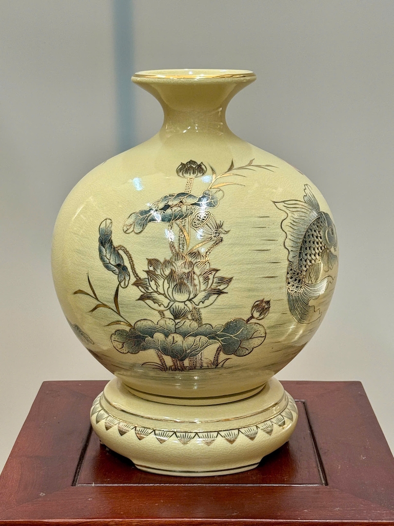 Bình Hút Lộc Cá Chép Hoa Sen Chữ Phúc Cao 29cm Gốm Chu Đậu Vẽ Vàng